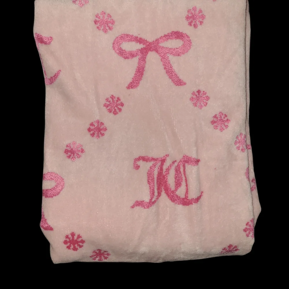 Juicy Couture Pink Towel Set